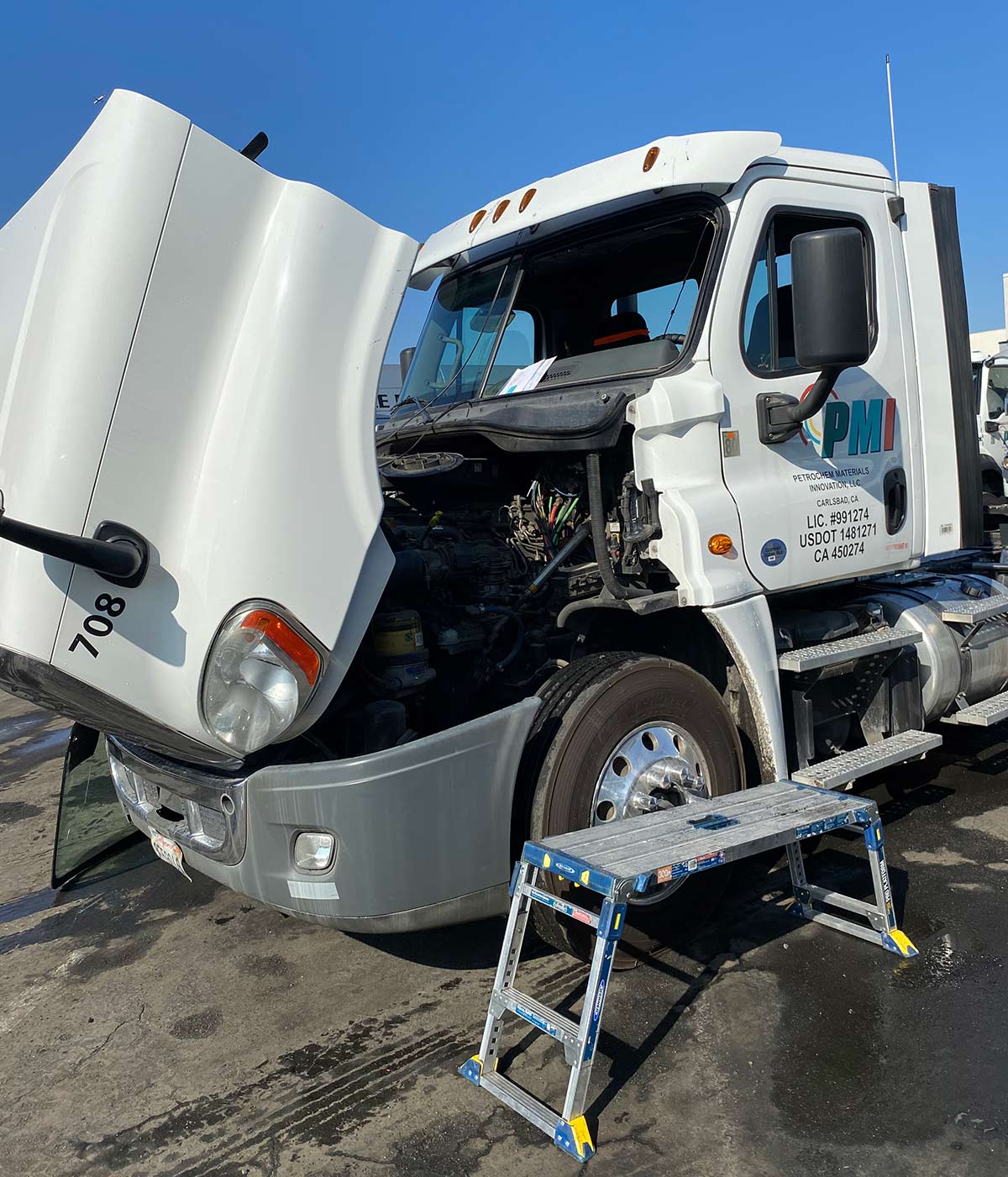 2018 freightliner cascadia windshield replacement