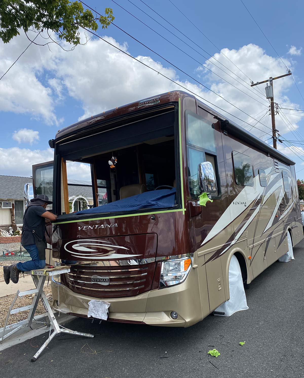 2020 Newmar Ventana RV windshield replacement